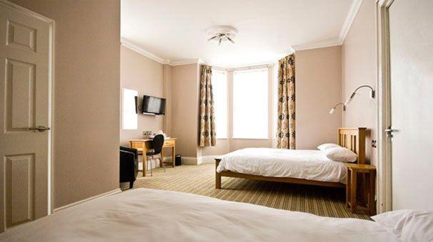 Marlborough Hotel NWI Extérieur photo